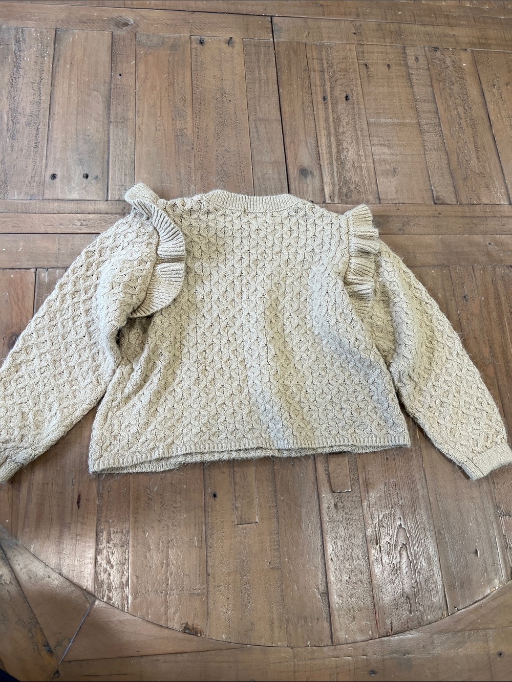 Rylee + cru Textured Knit ruffled shoulder crewneck sweater beige 4-5 years - Picture 6 of 6